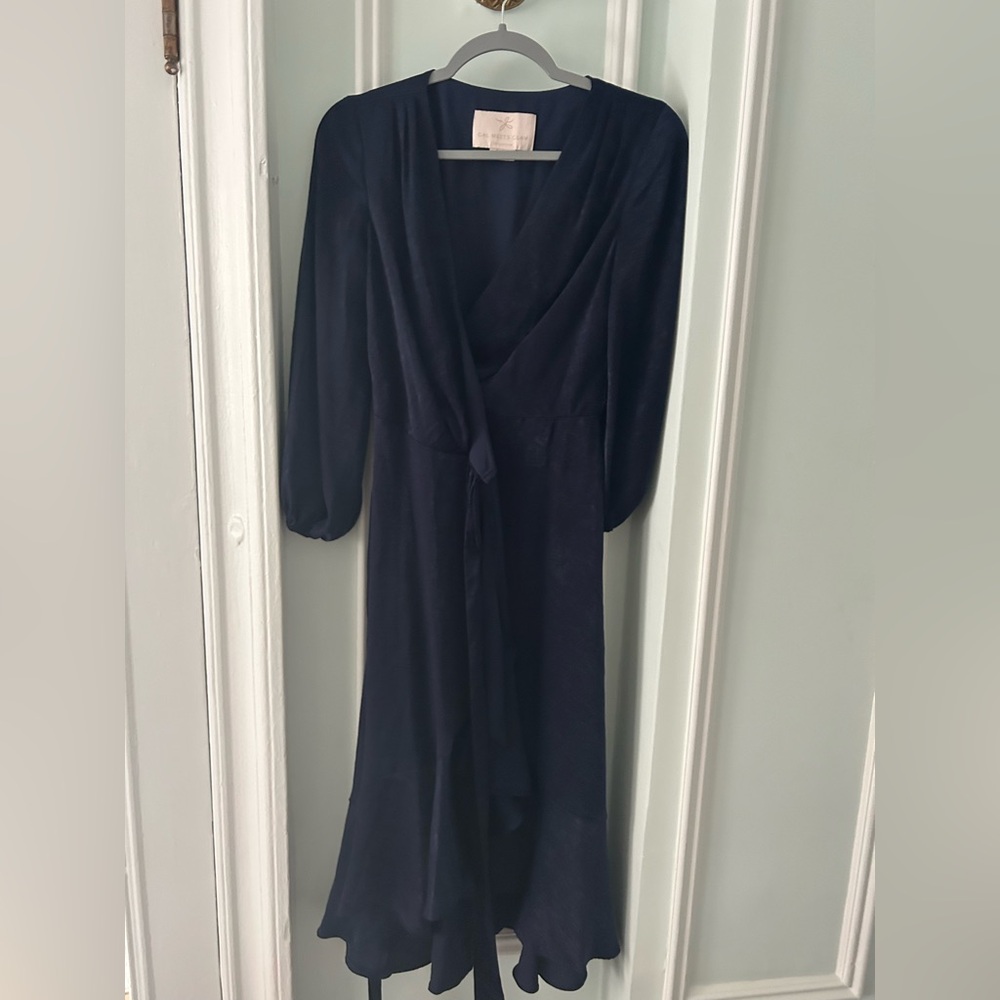 Jennifer Gal Meets Glam Navy